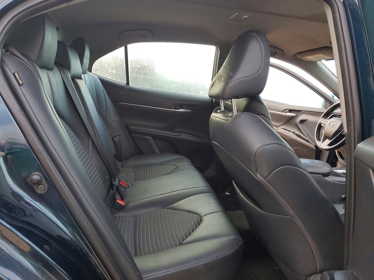 2019 TOYOTA CAMRY L photo 10