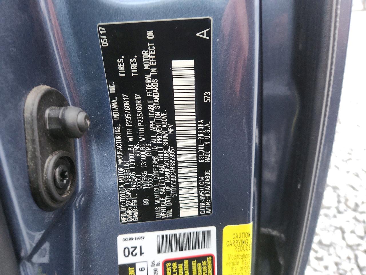 2017 TOYOTA SIENNA XLE photo 13