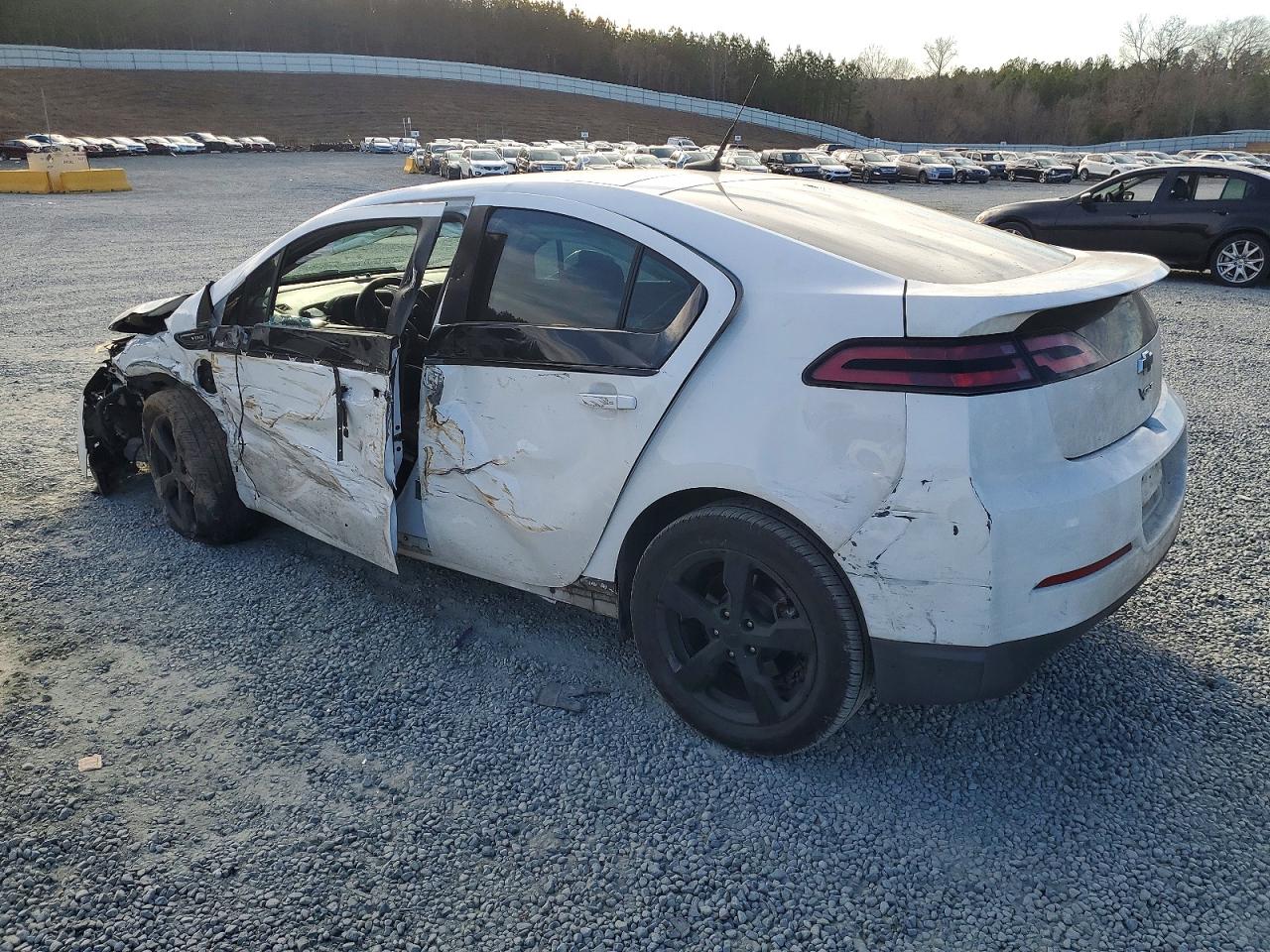 2014 CHEVROLET VOLT photo 2