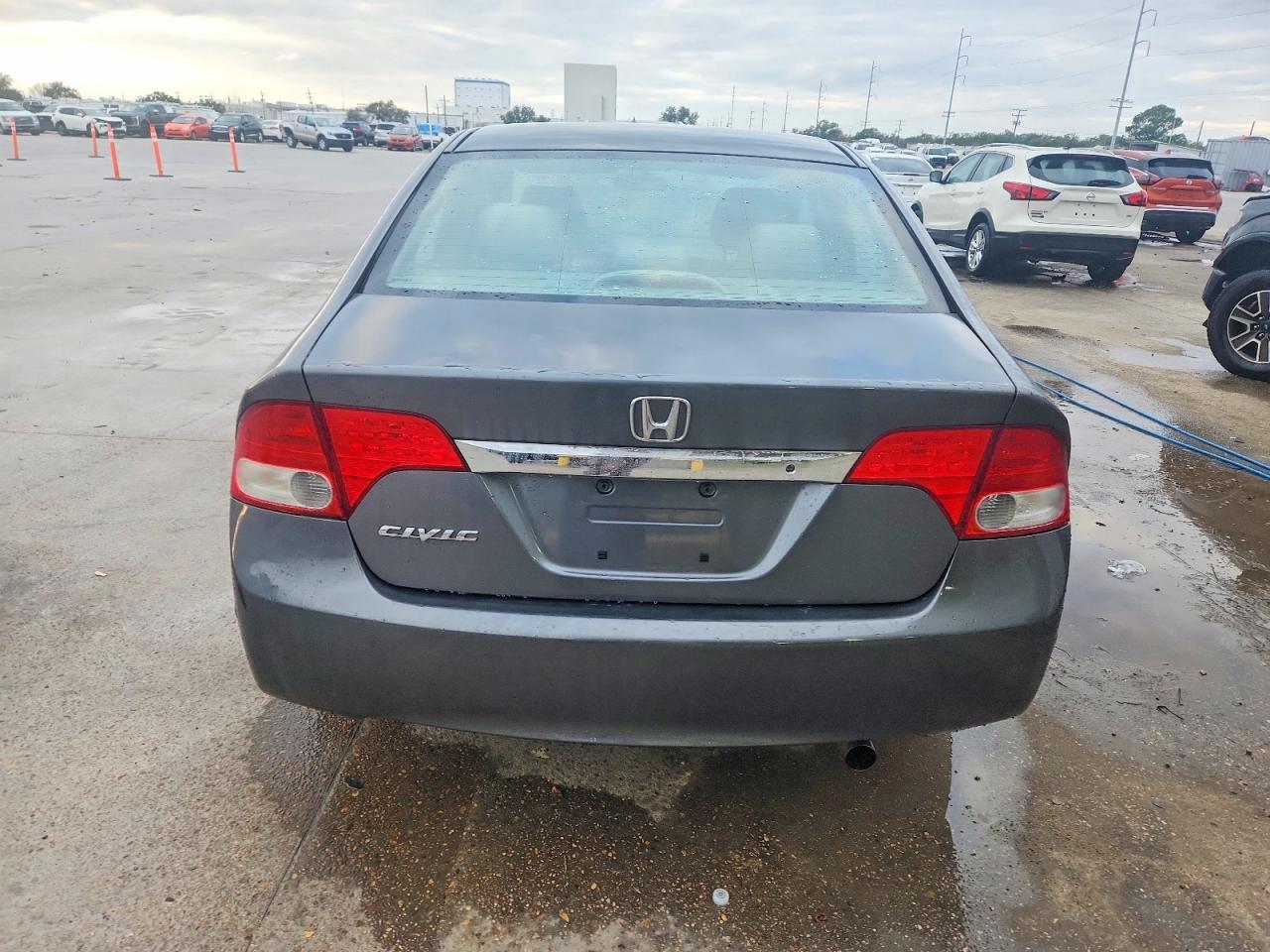 2011 HONDA CIVIC LX photo 6