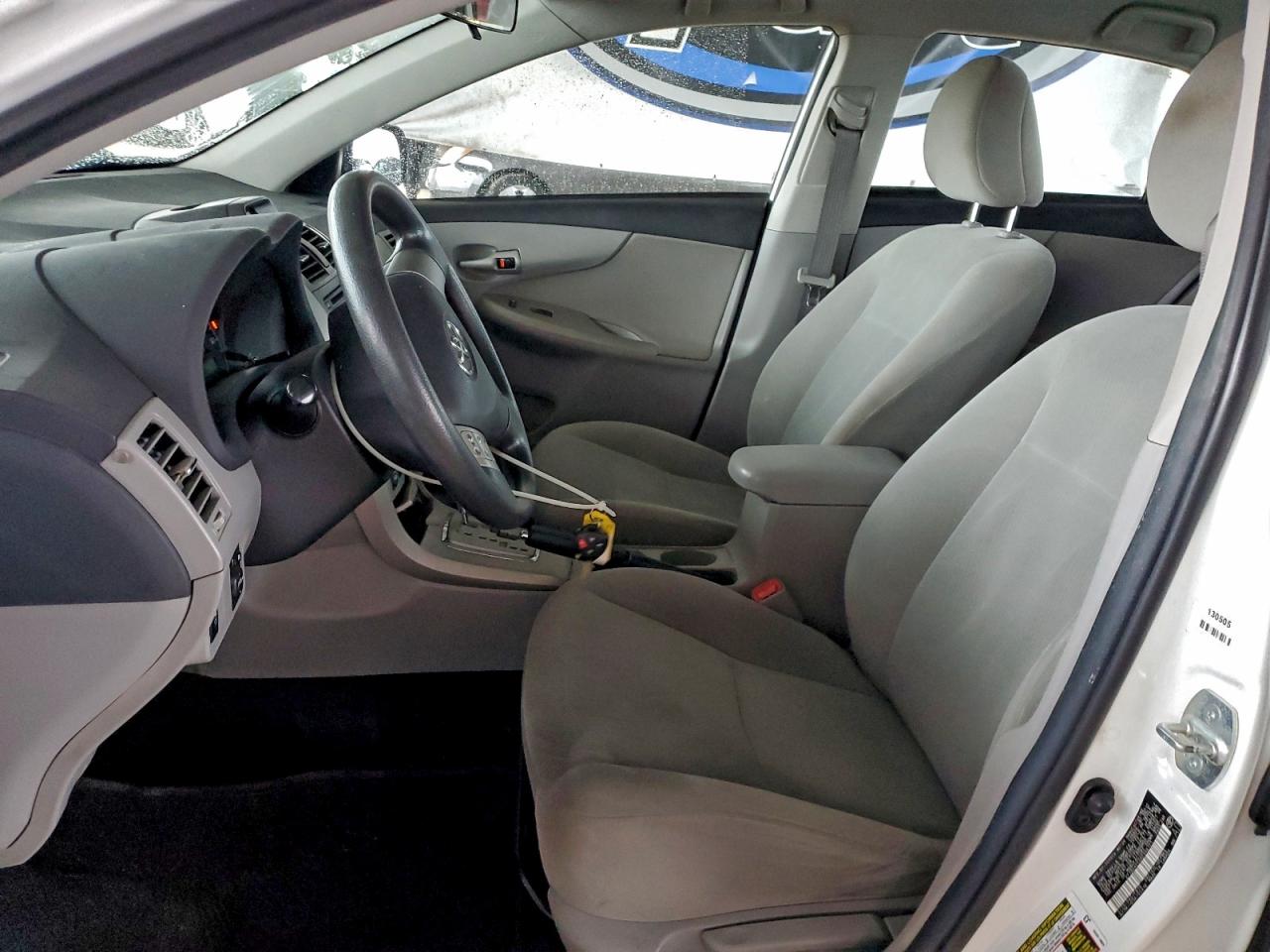 2013 TOYOTA COROLLA BASE photo 7
