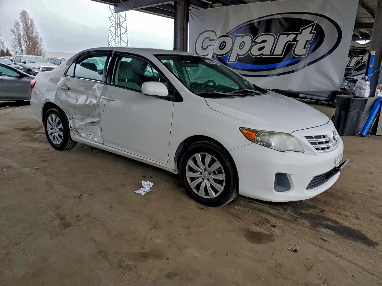 2013 TOYOTA COROLLA BASE photo 4