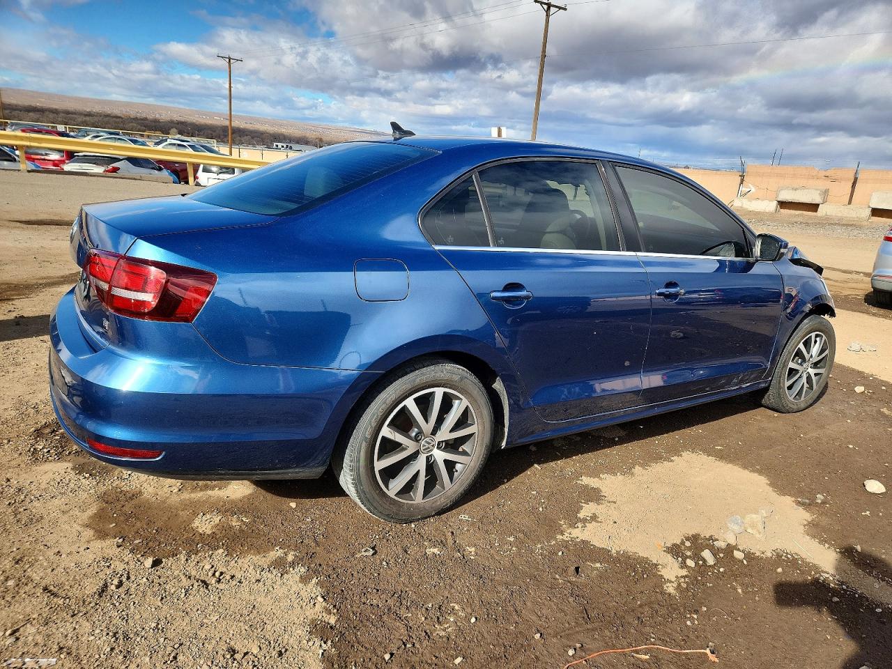 2017 VOLKSWAGEN JETTA SE photo 3