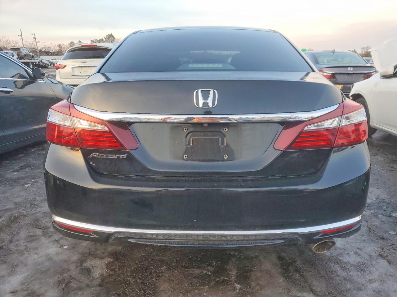 2016 HONDA ACCORD LX photo 6