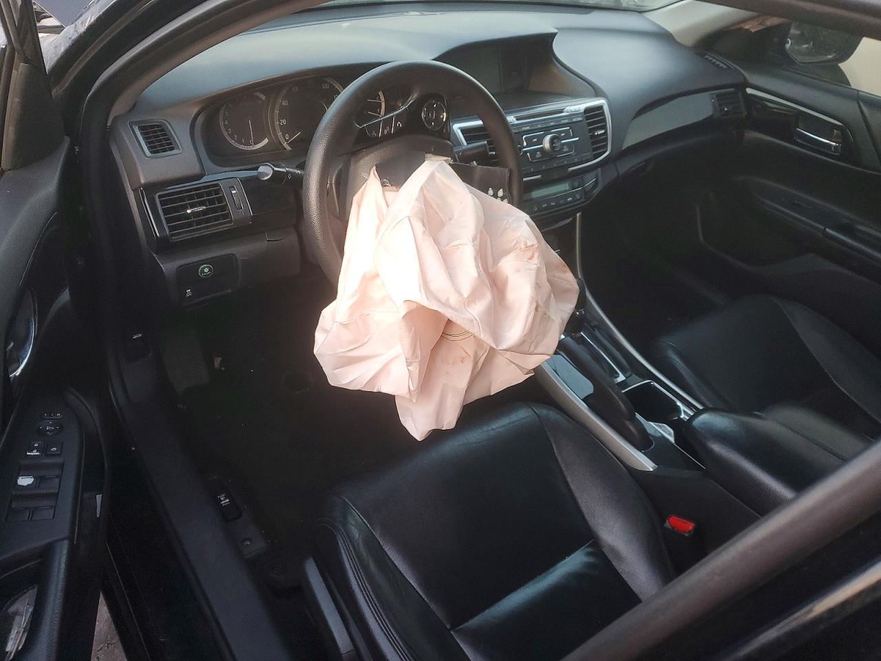 2016 HONDA ACCORD LX photo 8