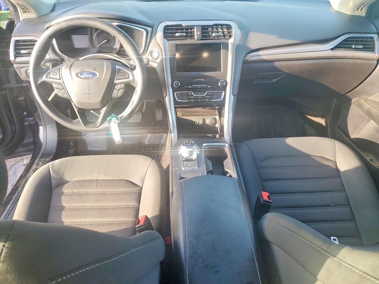 2019 FORD FUSION SE photo 8