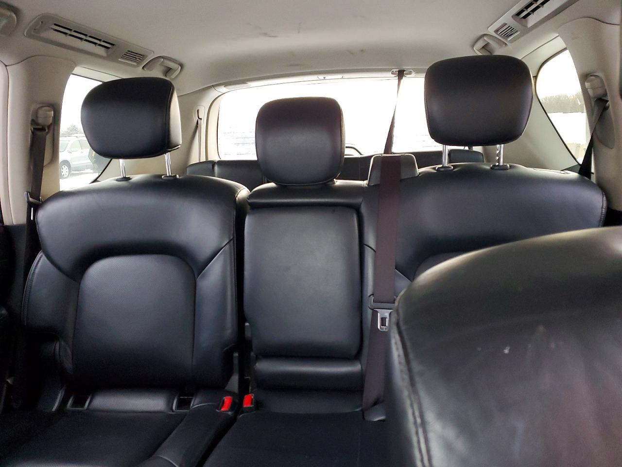 2019 INFINITI QX80 LUXE photo 10