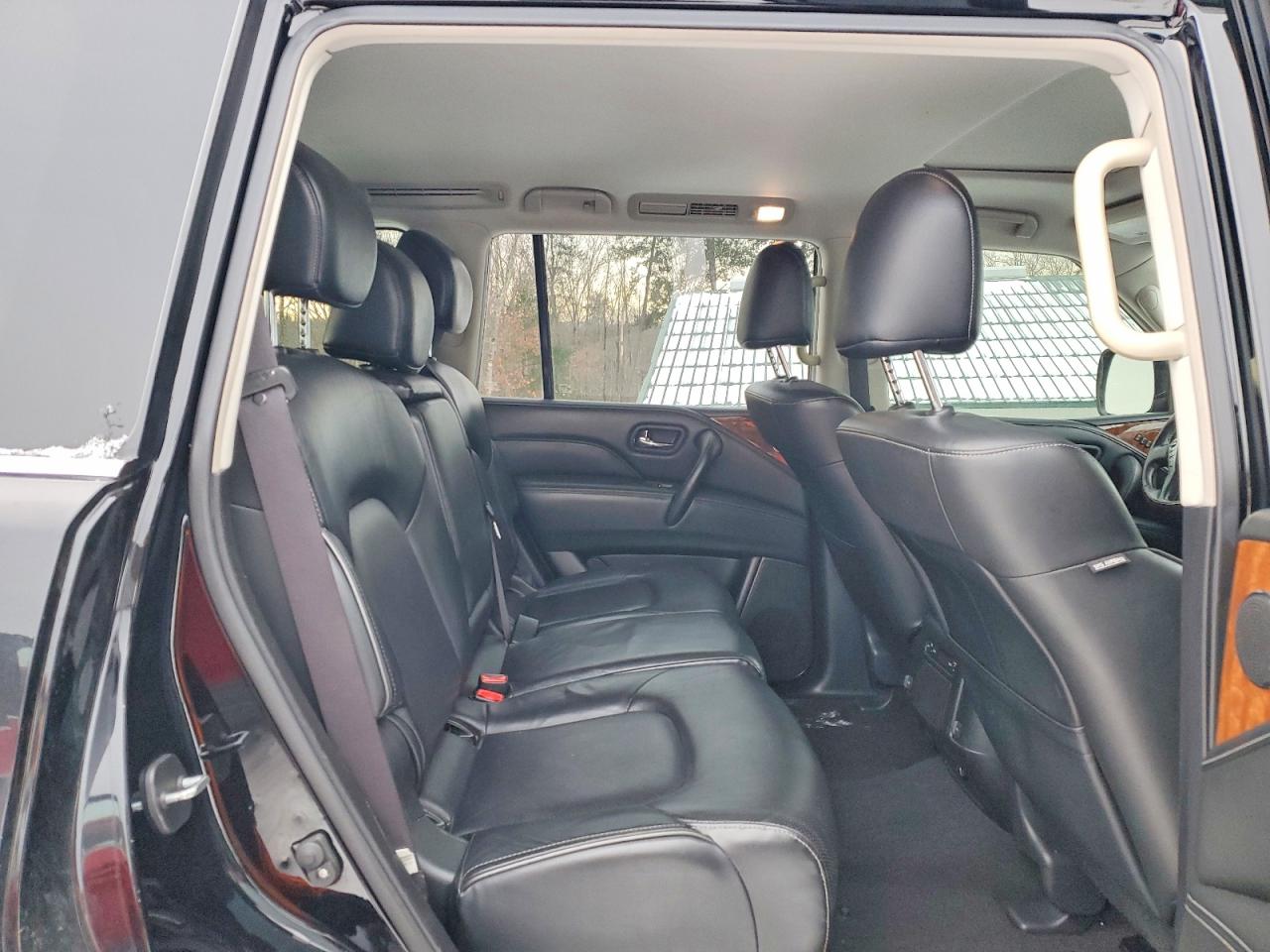 2019 INFINITI QX80 LUXE photo 11