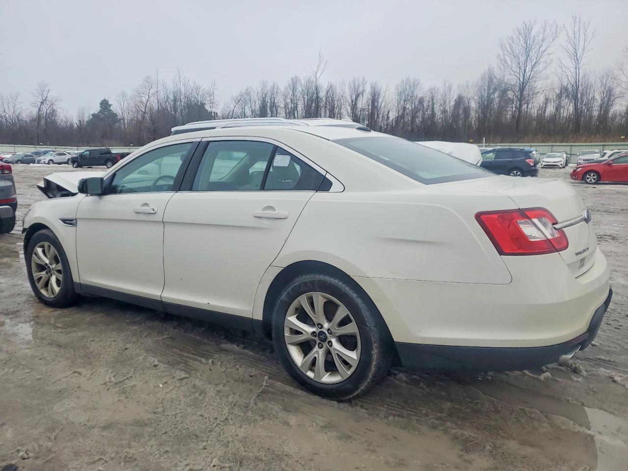 2010 FORD TAURUS SEL photo 2