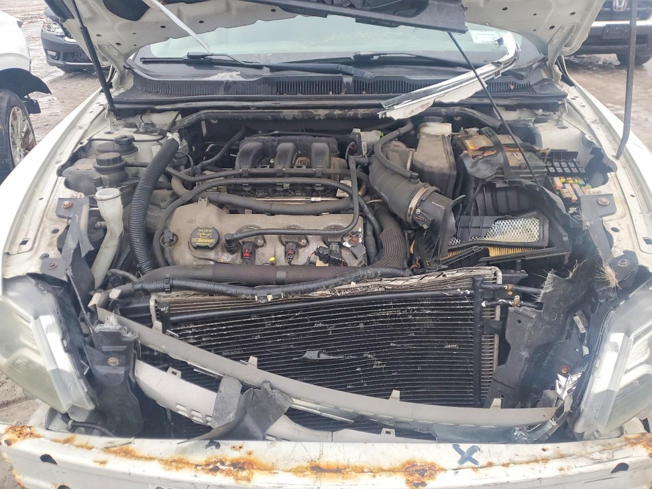 2010 FORD TAURUS SEL photo 11