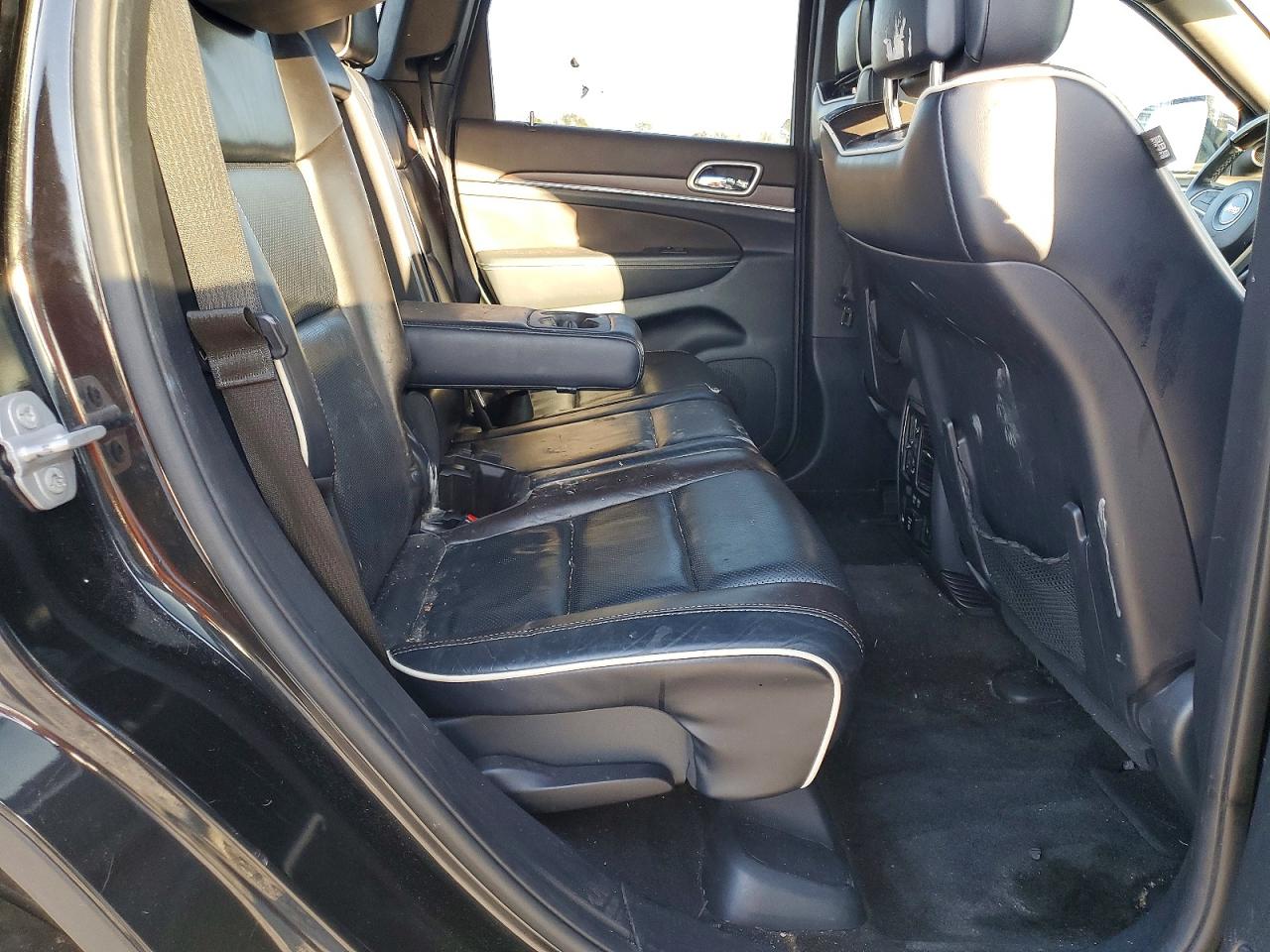 2015 JEEP GRAND CHEROKEE OVERLAND photo 11