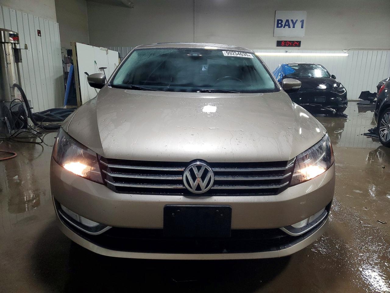2015 VOLKSWAGEN PASSAT SE photo 5
