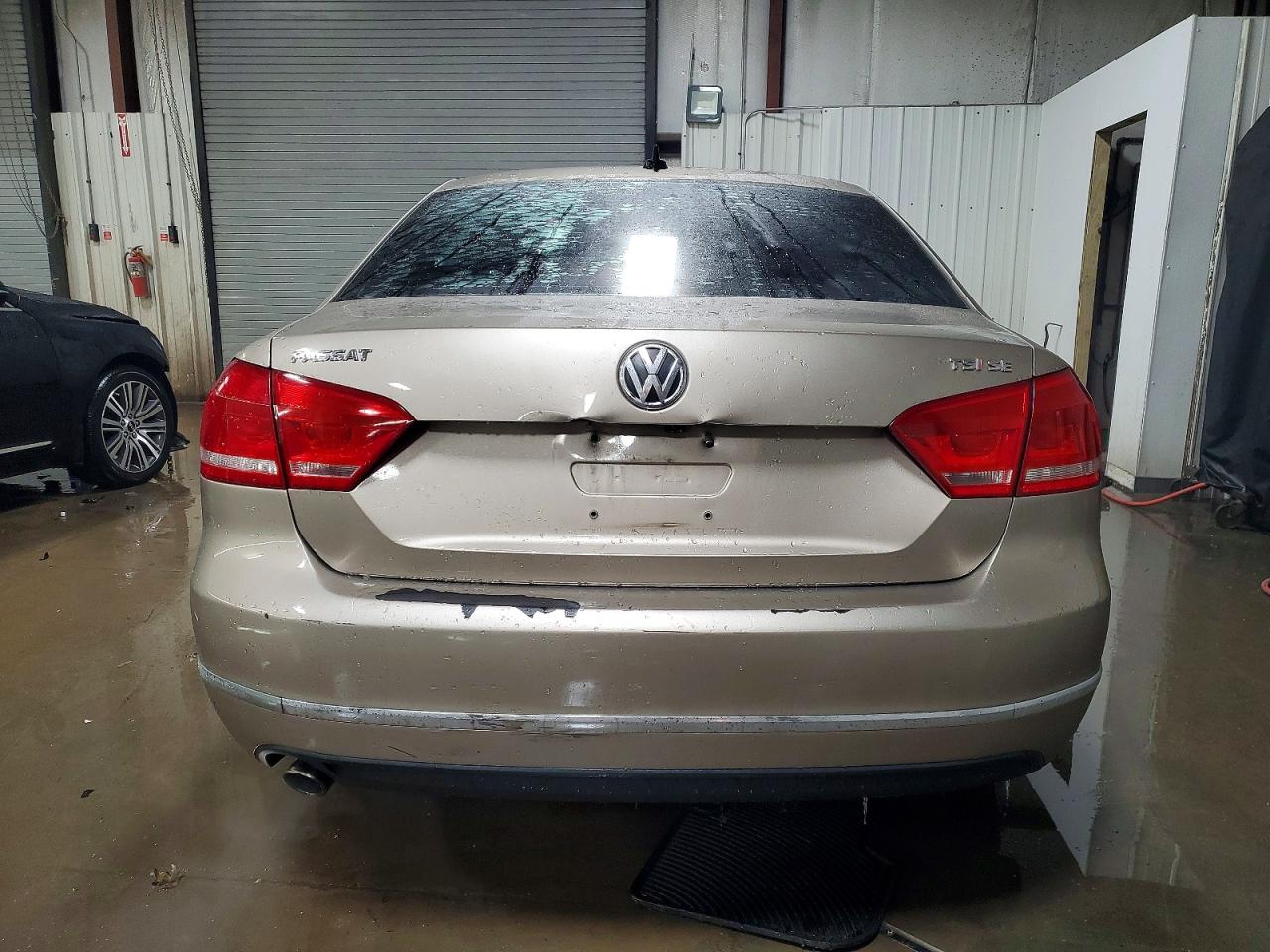 2015 VOLKSWAGEN PASSAT SE photo 6