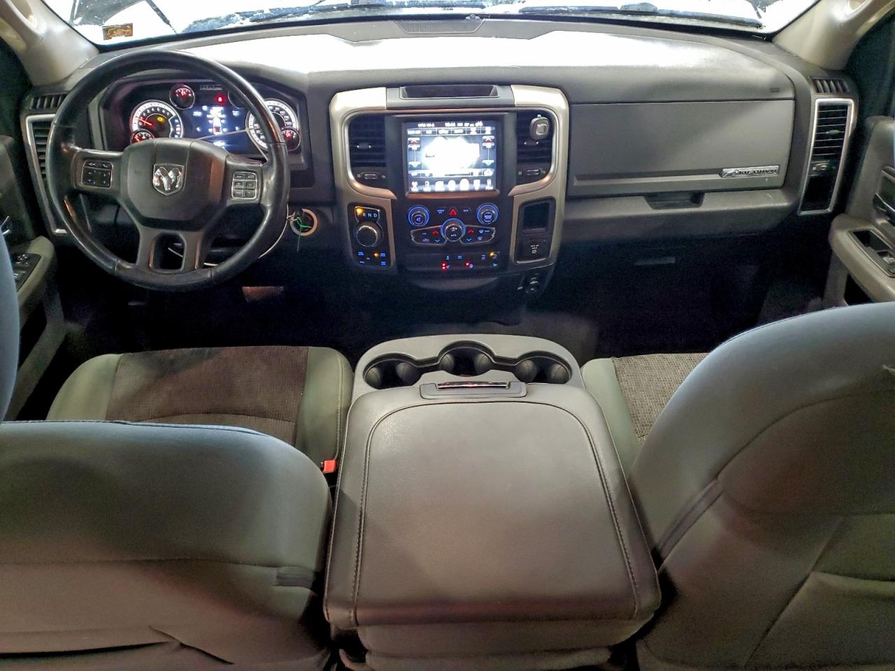 2016 RAM 1500 SLT photo 8