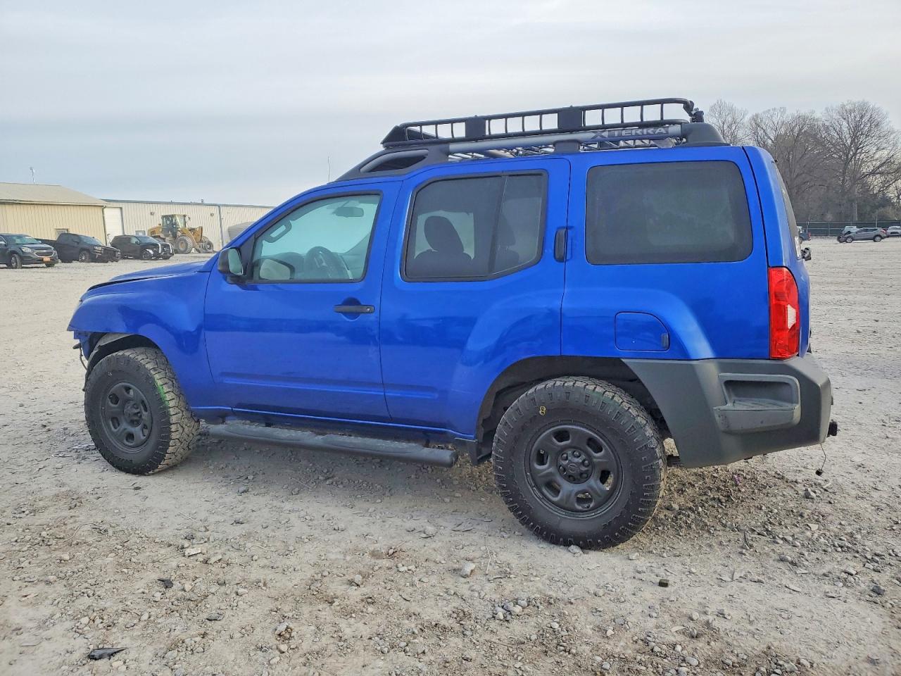 2015 NISSAN XTERRA X photo 2