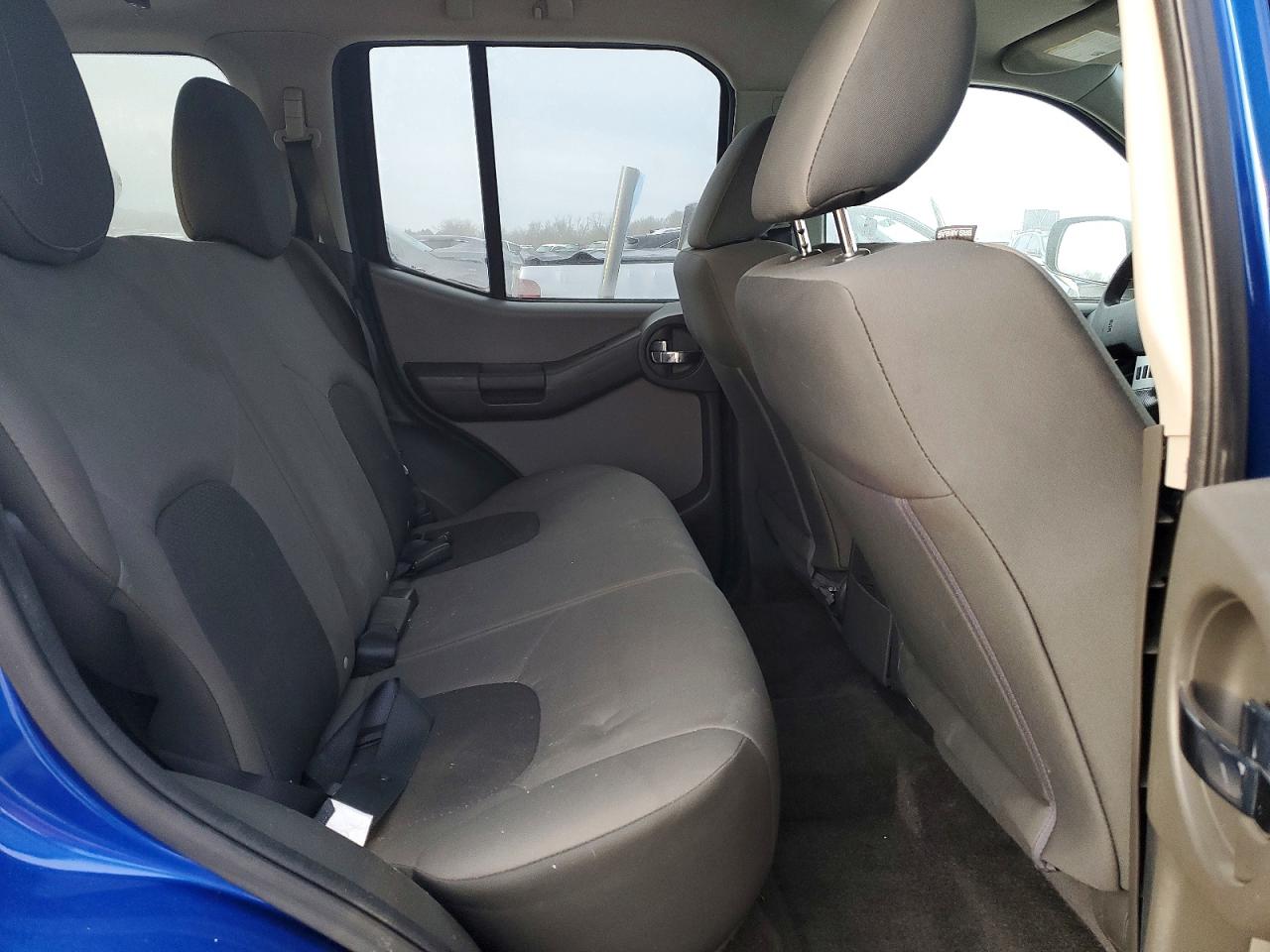 2015 NISSAN XTERRA X photo 11