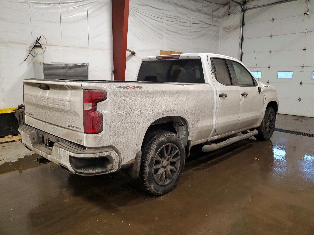 2020 CHEVROLET SILVERADO K1500 CUSTOM photo 3