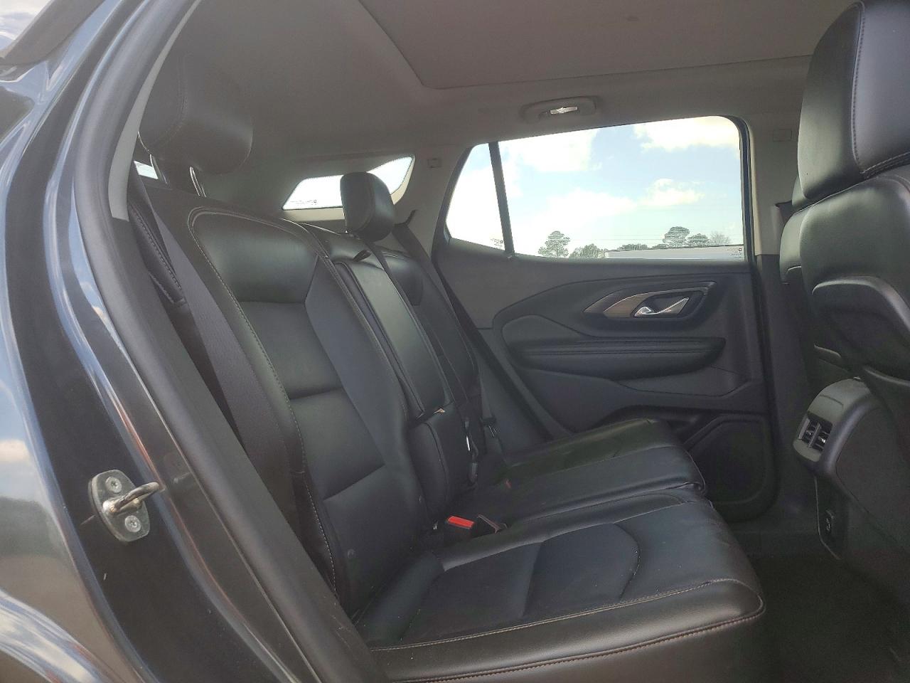 2018 GMC TERRAIN SLT photo 11