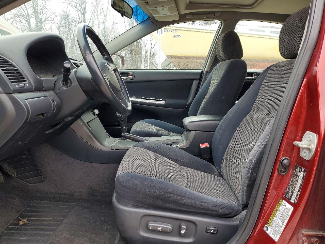 2005 TOYOTA CAMRY SE photo 7