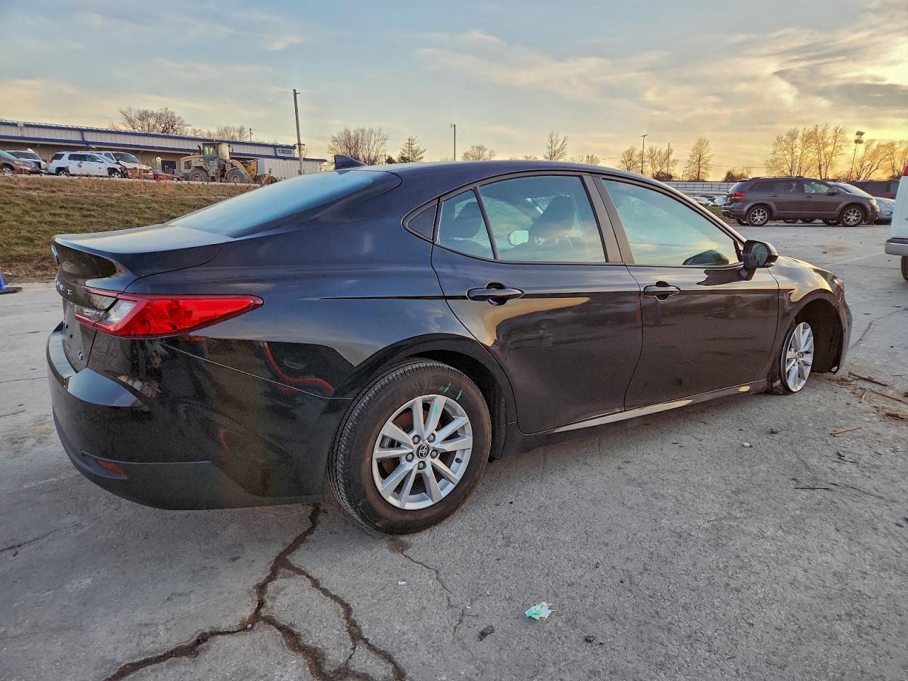 2025 TOYOTA CAMRY XSE photo 3