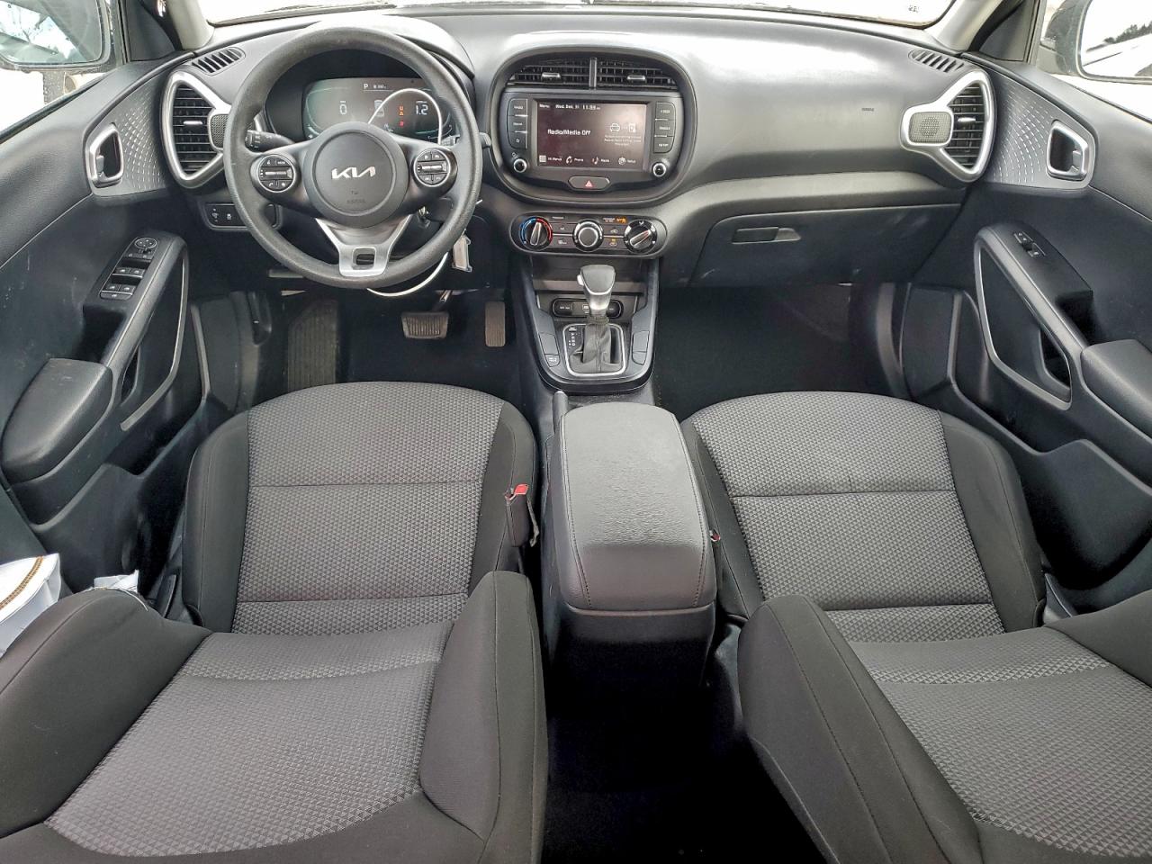 2025 KIA SOUL LX photo 8