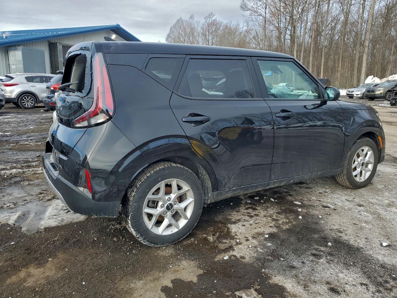 2025 KIA SOUL LX photo 3