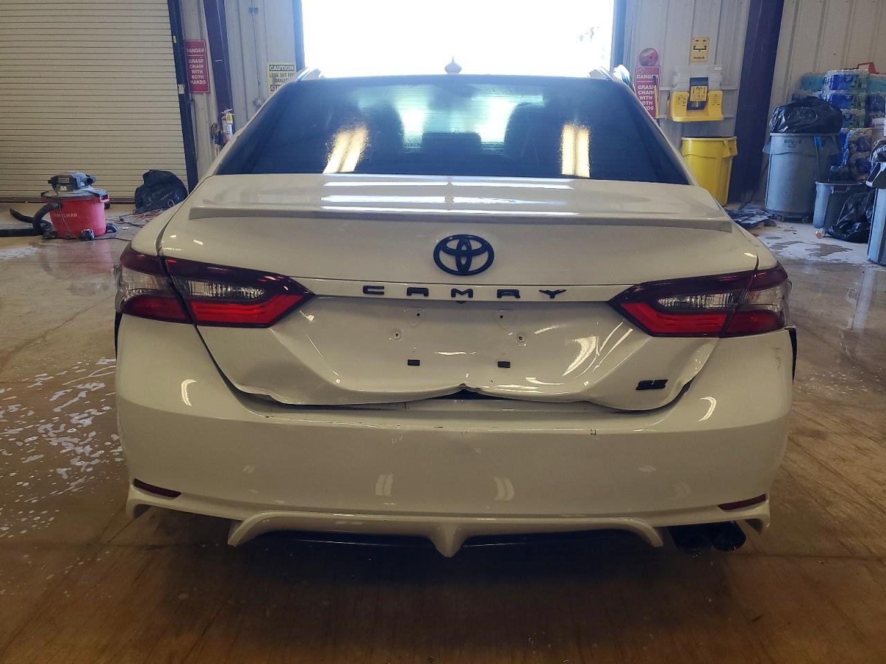 2022 TOYOTA CAMRY SE photo 6