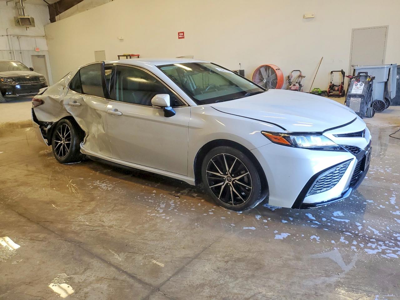 2022 TOYOTA CAMRY SE photo 4