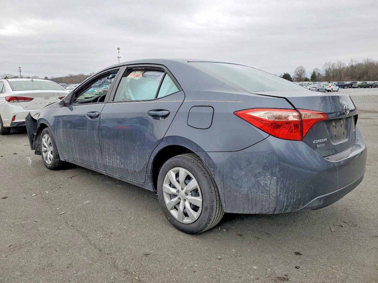 2018 TOYOTA COROLLA L photo 2