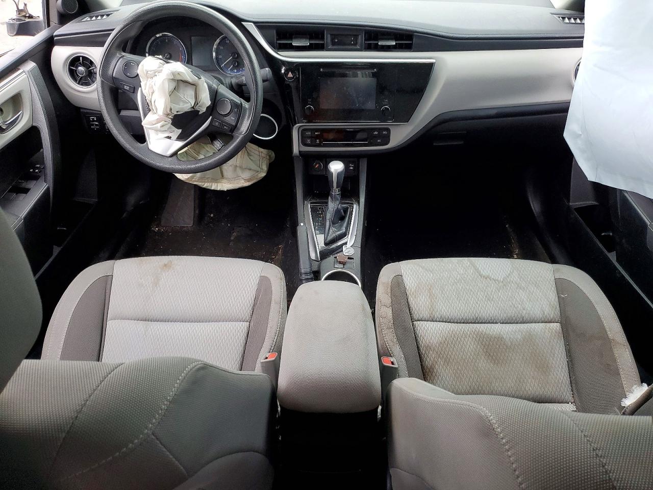 2018 TOYOTA COROLLA L photo 8