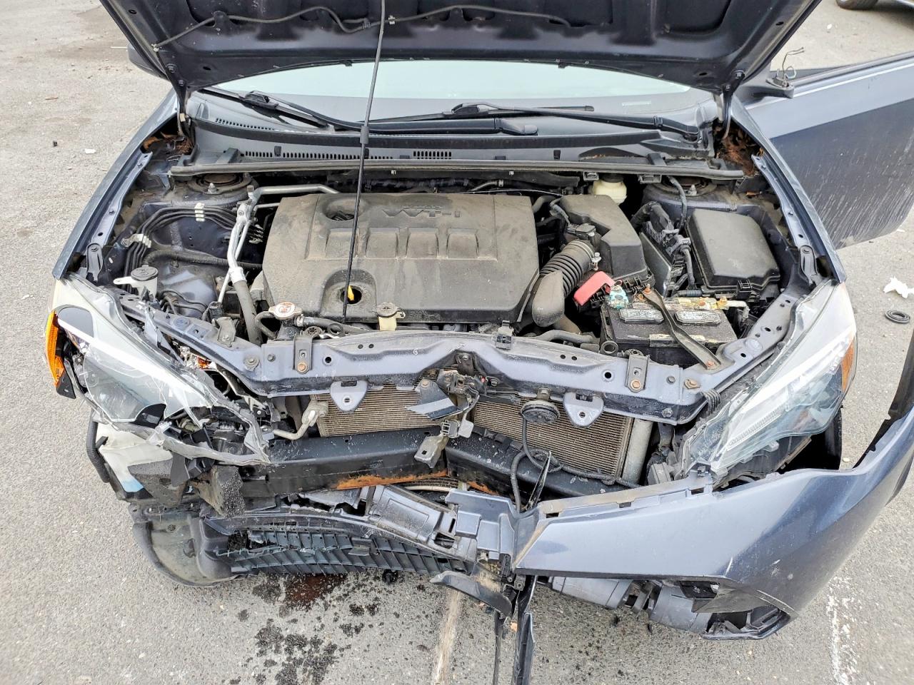 2018 TOYOTA COROLLA L photo 11
