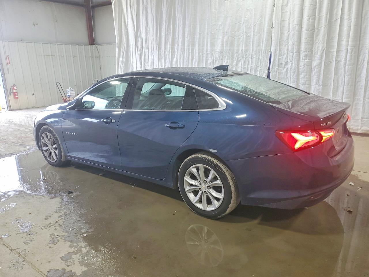 2022 CHEVROLET MALIBU LT photo 2