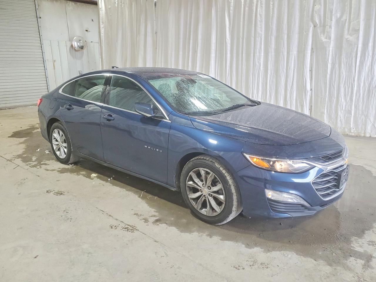 2022 CHEVROLET MALIBU LT photo 4