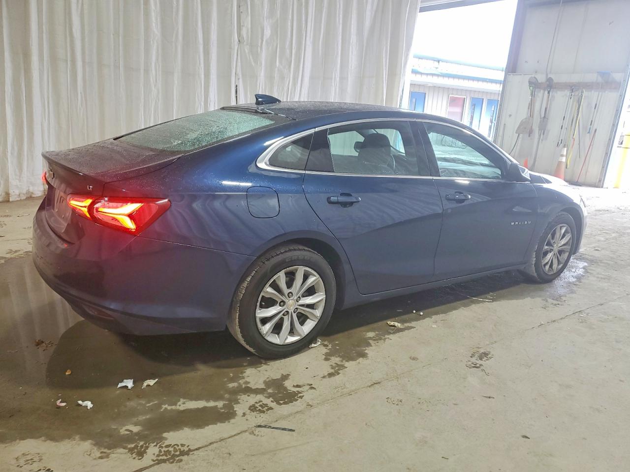 2022 CHEVROLET MALIBU LT photo 3