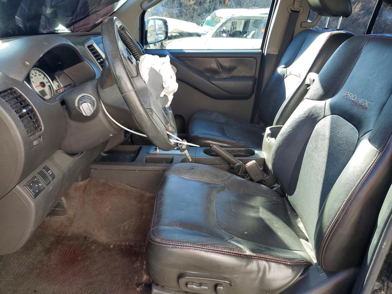 2011 NISSAN FRONTIER S photo 13