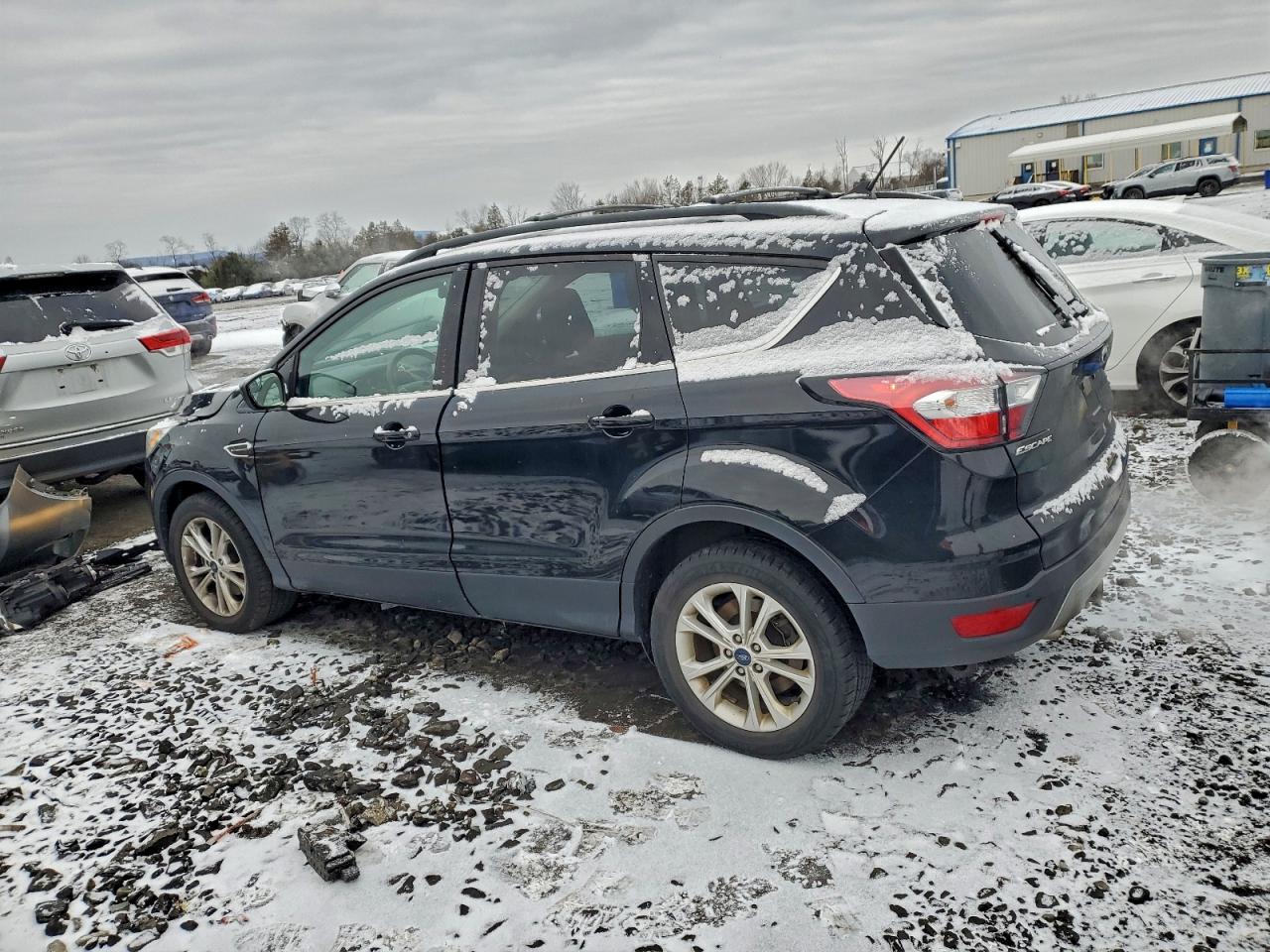 2018 FORD ESCAPE SEL photo 2