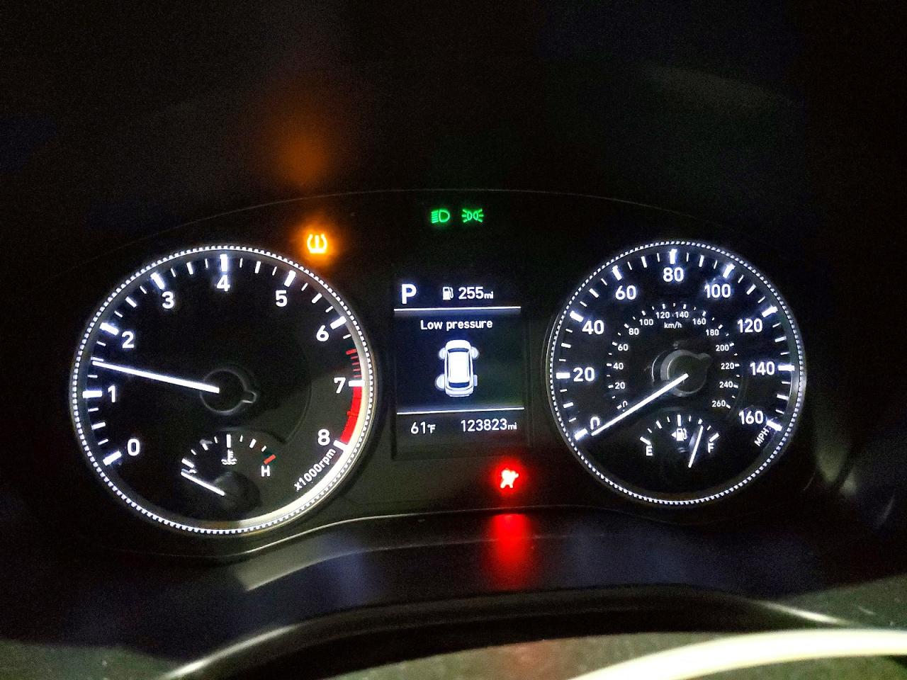 2019 HYUNDAI SANTA FE SE photo 9