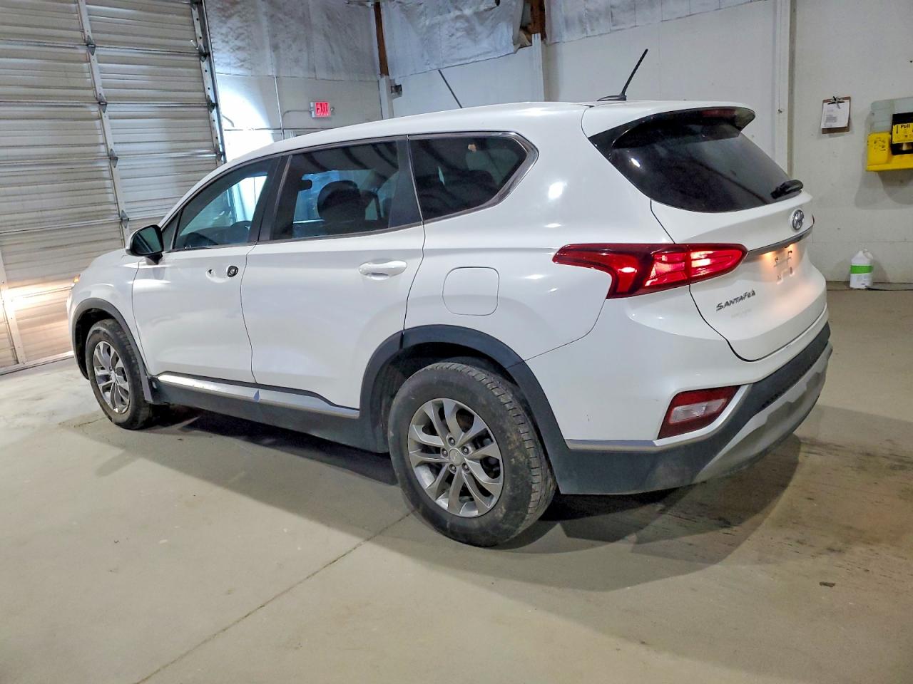 2019 HYUNDAI SANTA FE SE photo 2