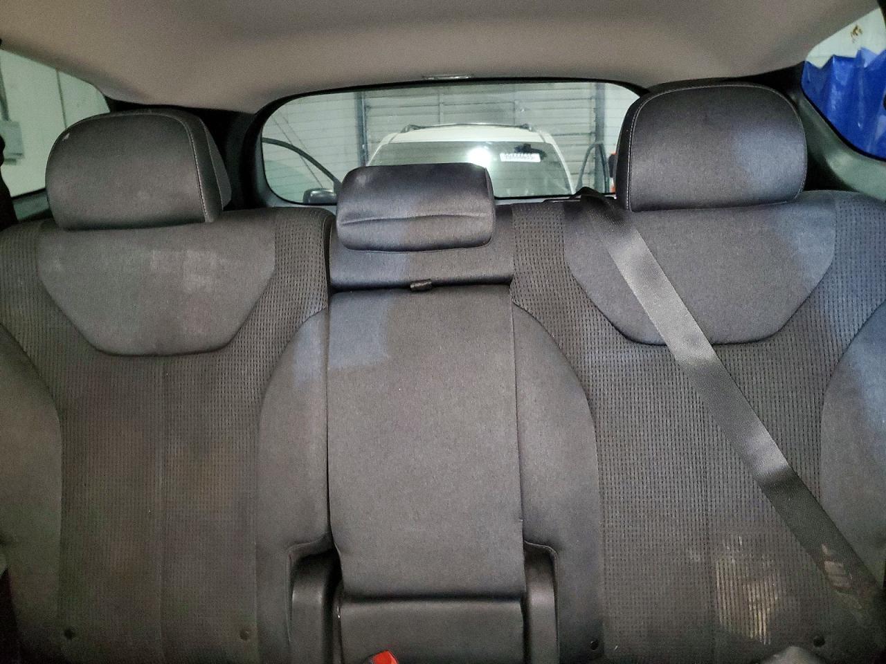 2019 HYUNDAI SANTA FE SE photo 10