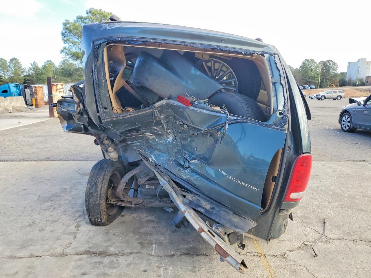 2000 CHRYSLER TOWN & COUNTRY LXI photo 11