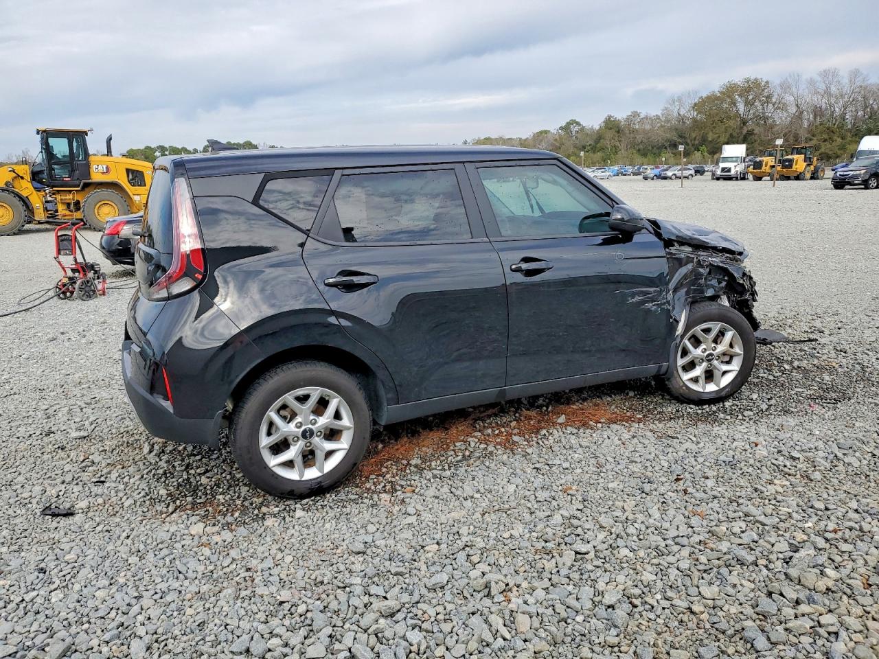 2024 KIA SOUL LX photo 3