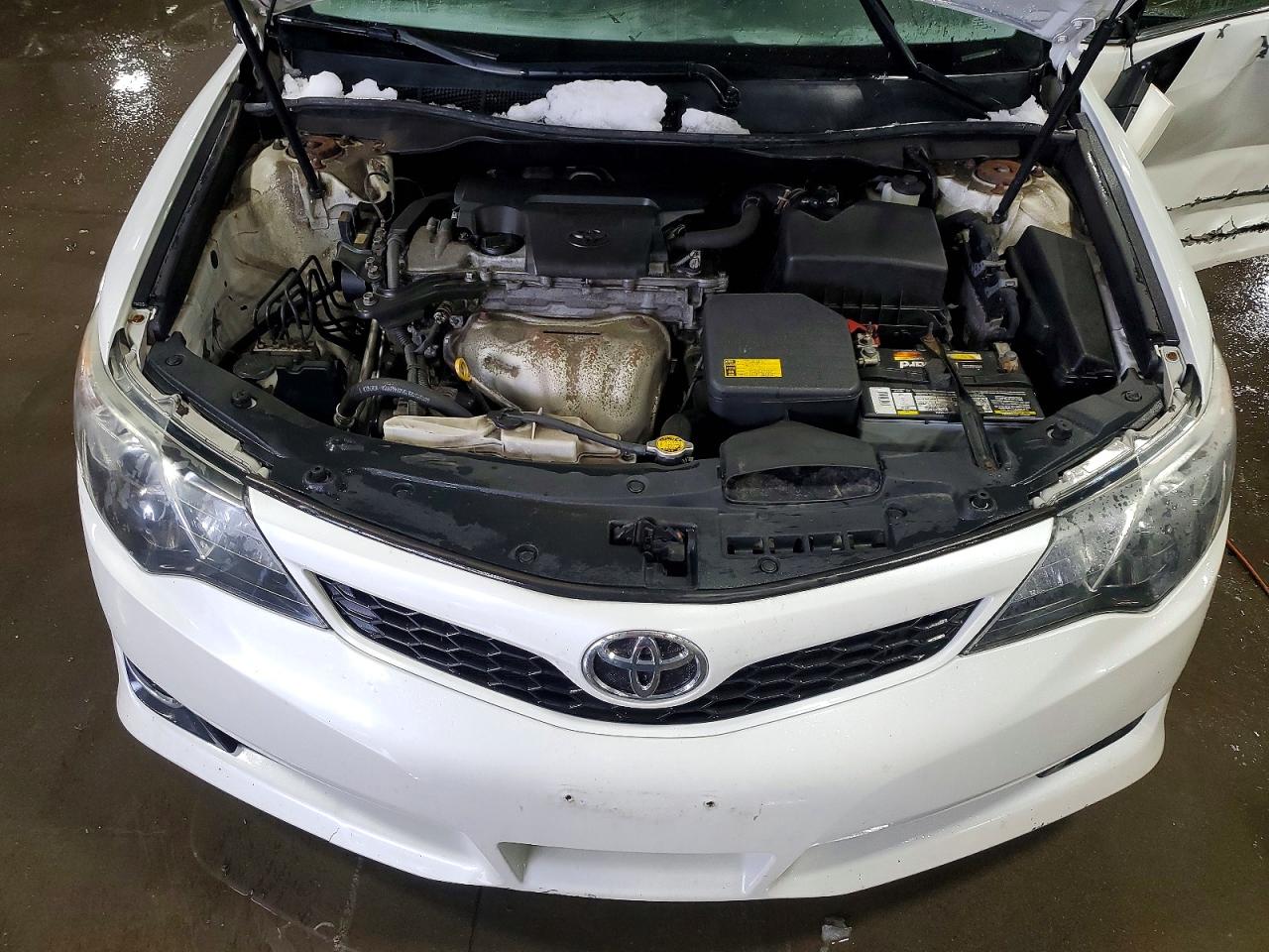 2012 TOYOTA CAMRY photo 11