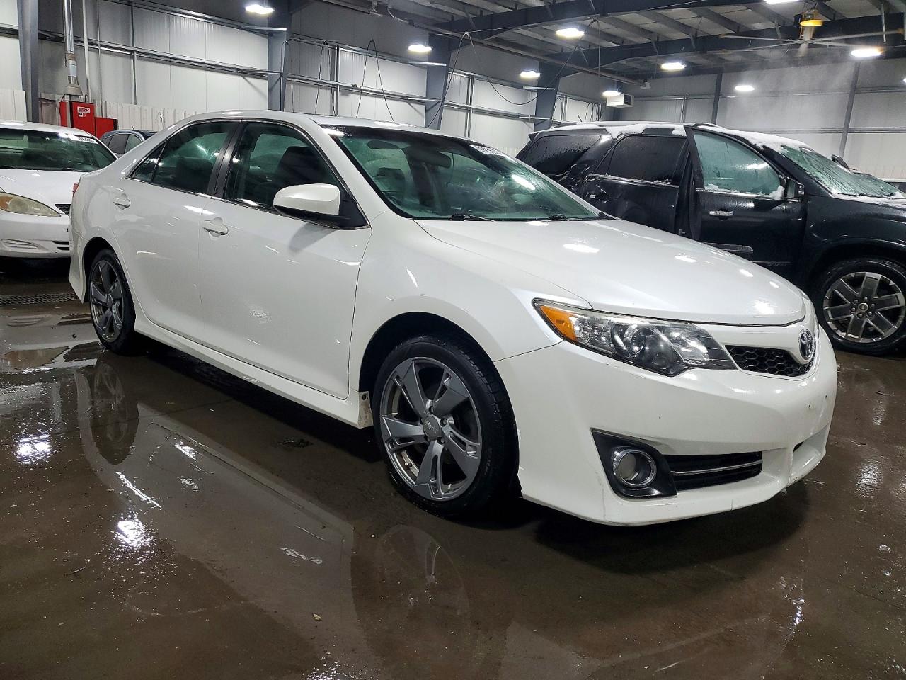 2012 TOYOTA CAMRY photo 4