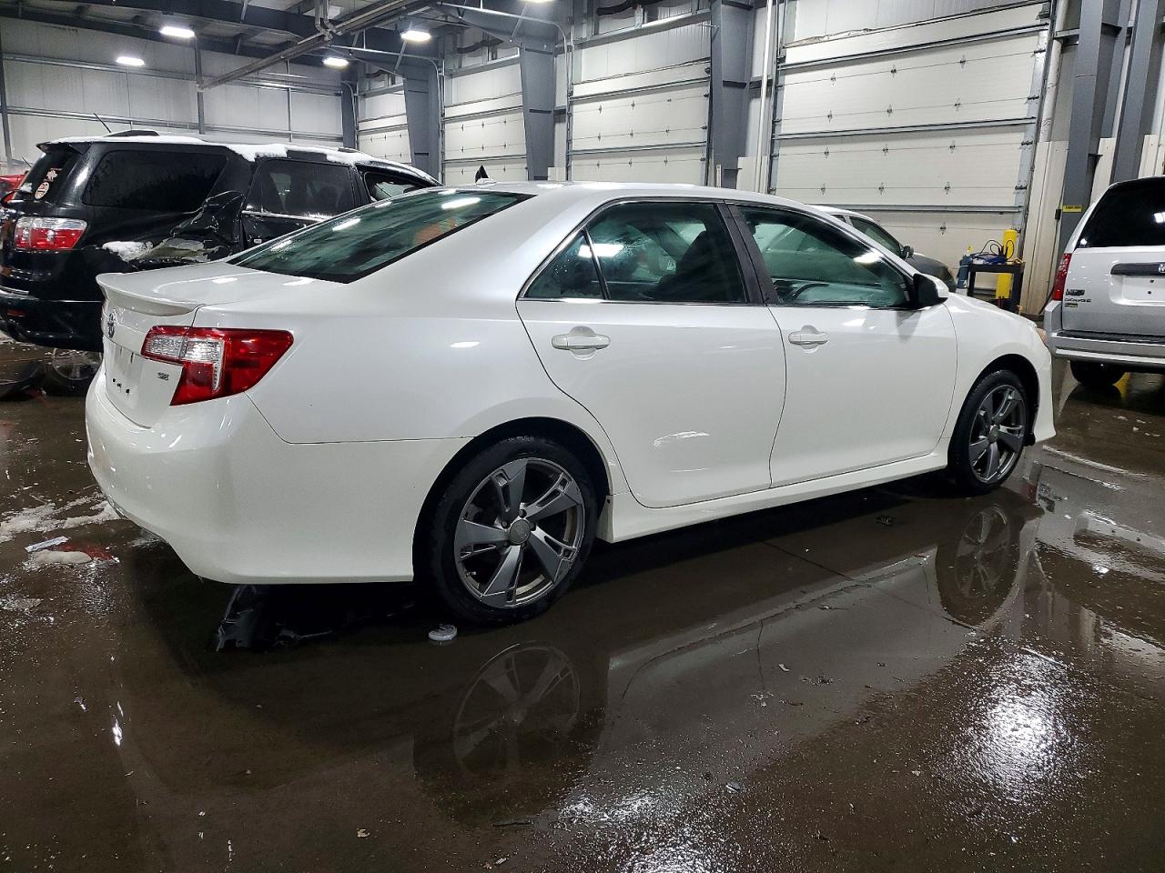 2012 TOYOTA CAMRY photo 3