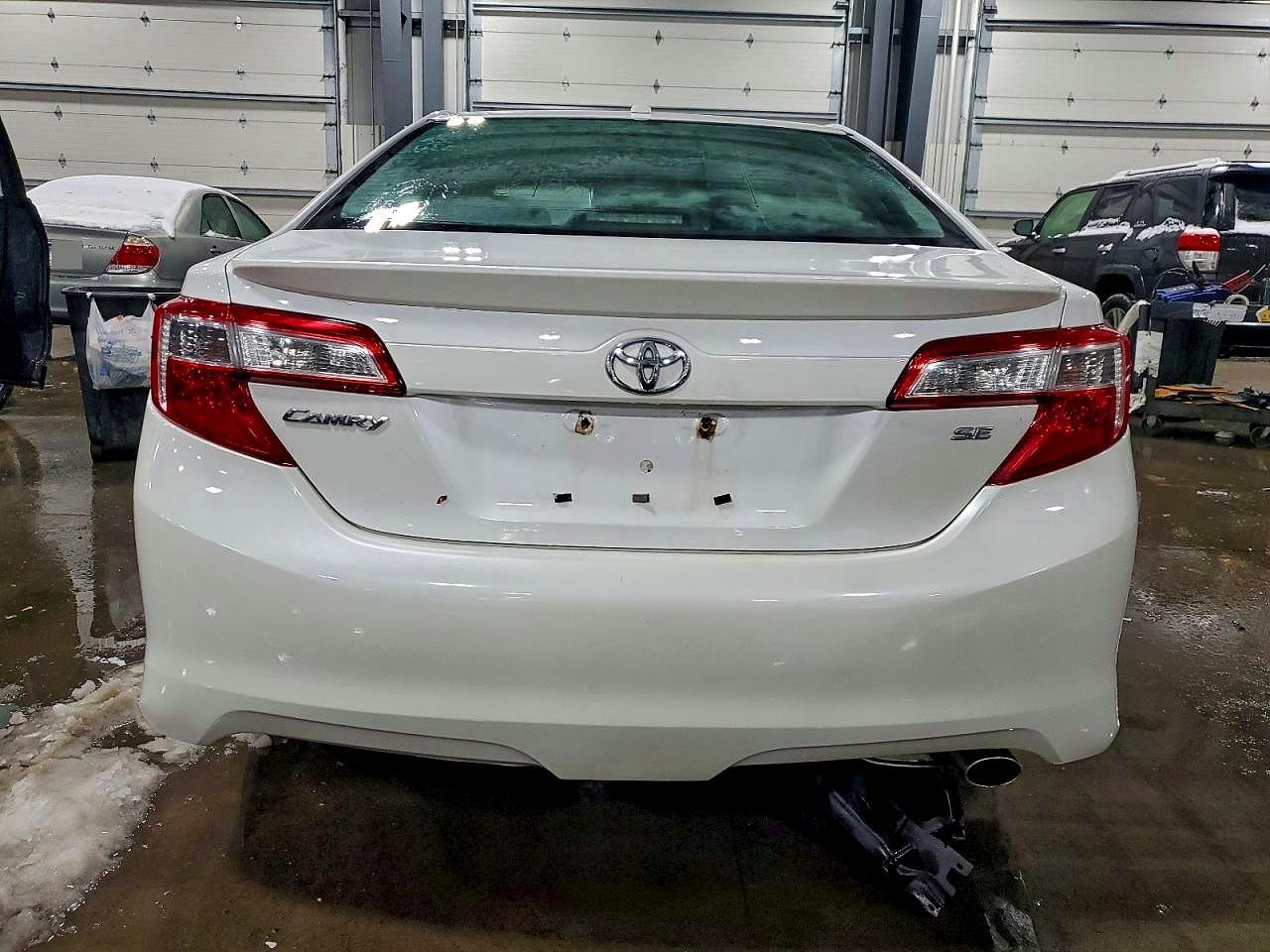 2012 TOYOTA CAMRY photo 6