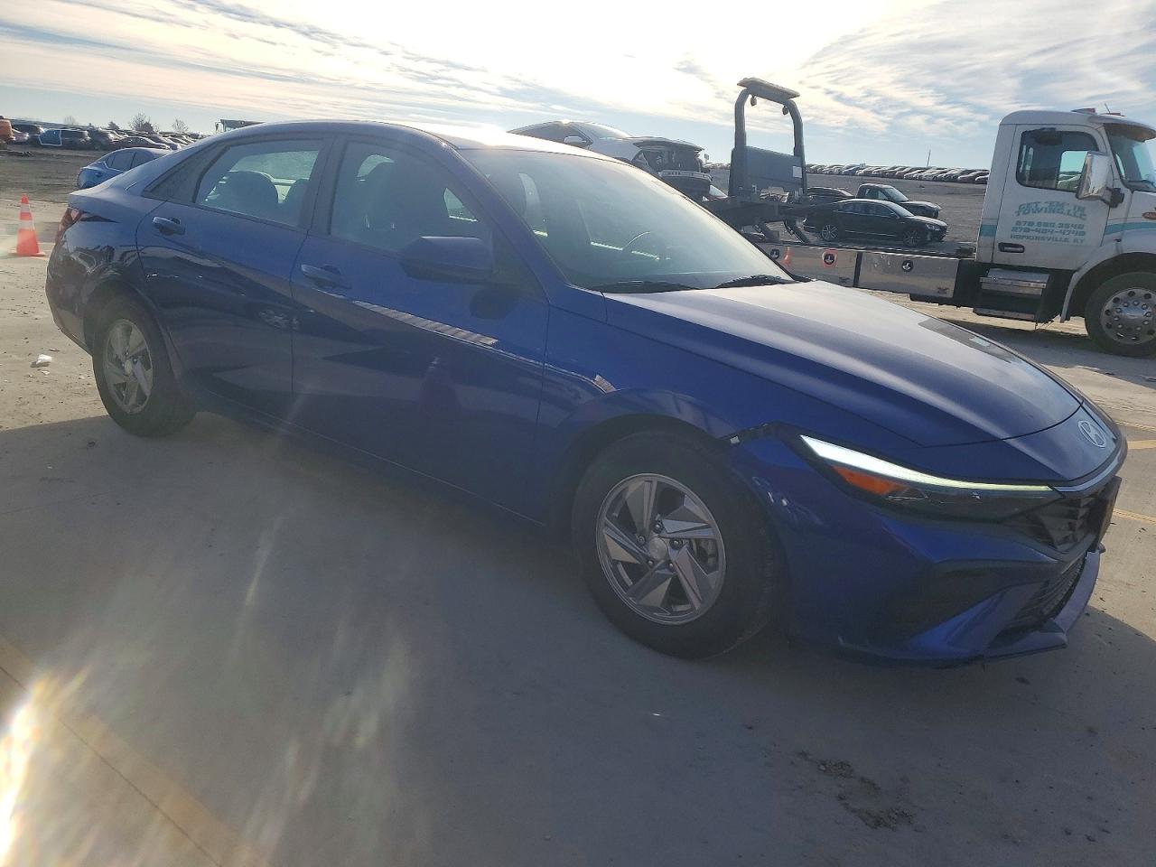 2024 HYUNDAI ELANTRA SE photo 4