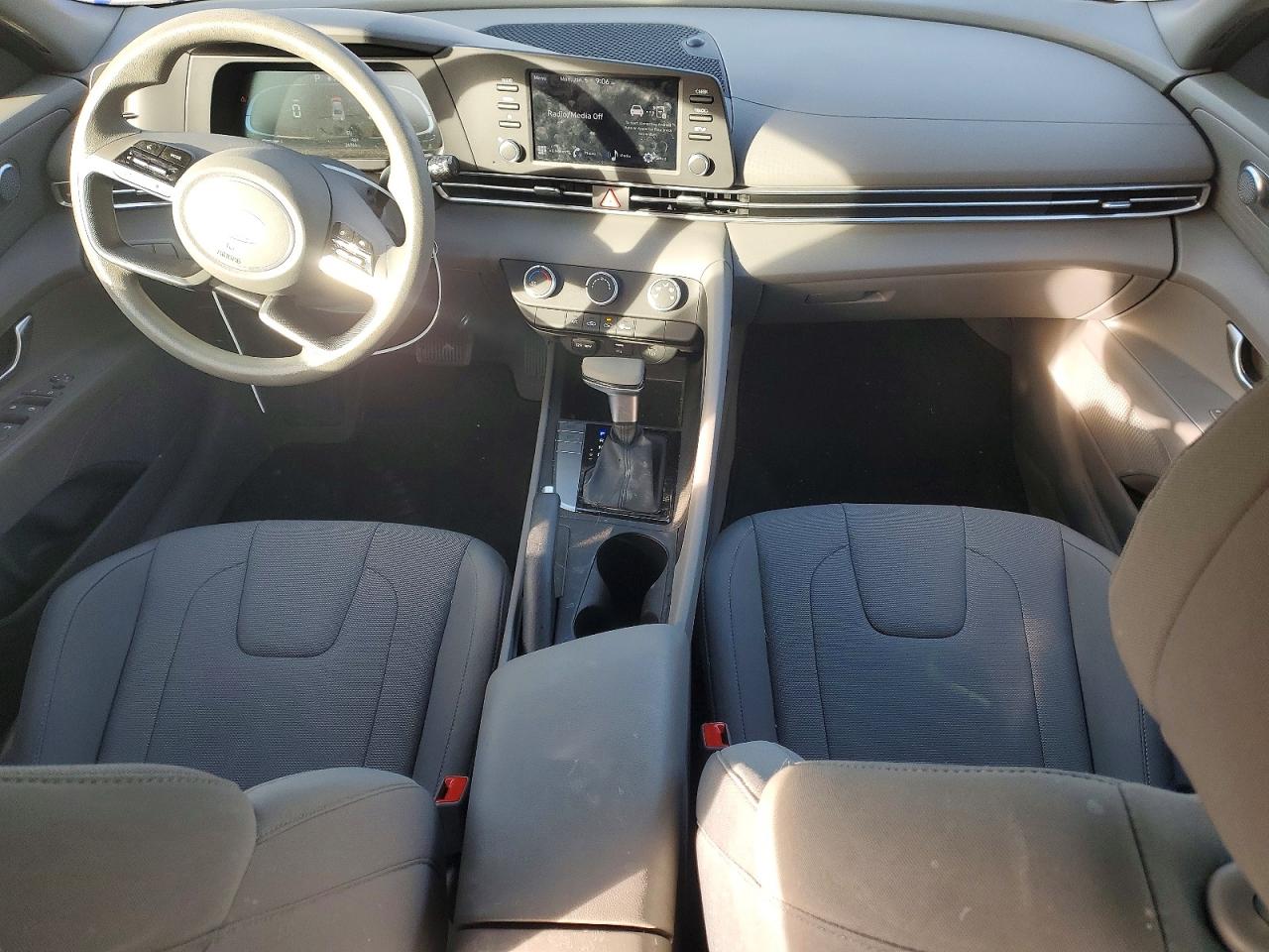 2024 HYUNDAI ELANTRA SE photo 8