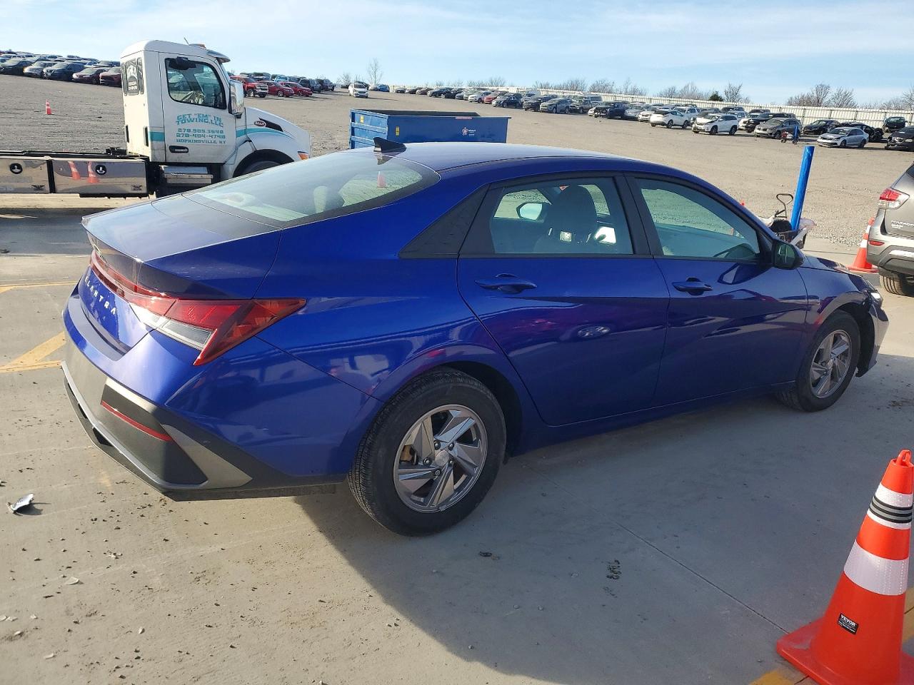 2024 HYUNDAI ELANTRA SE photo 3
