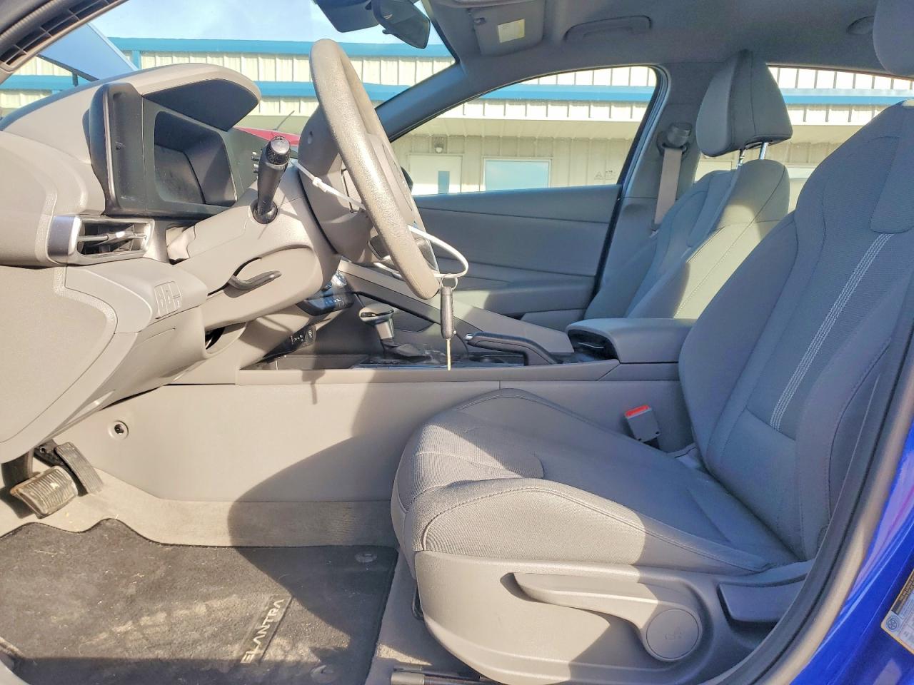 2024 HYUNDAI ELANTRA SE photo 7
