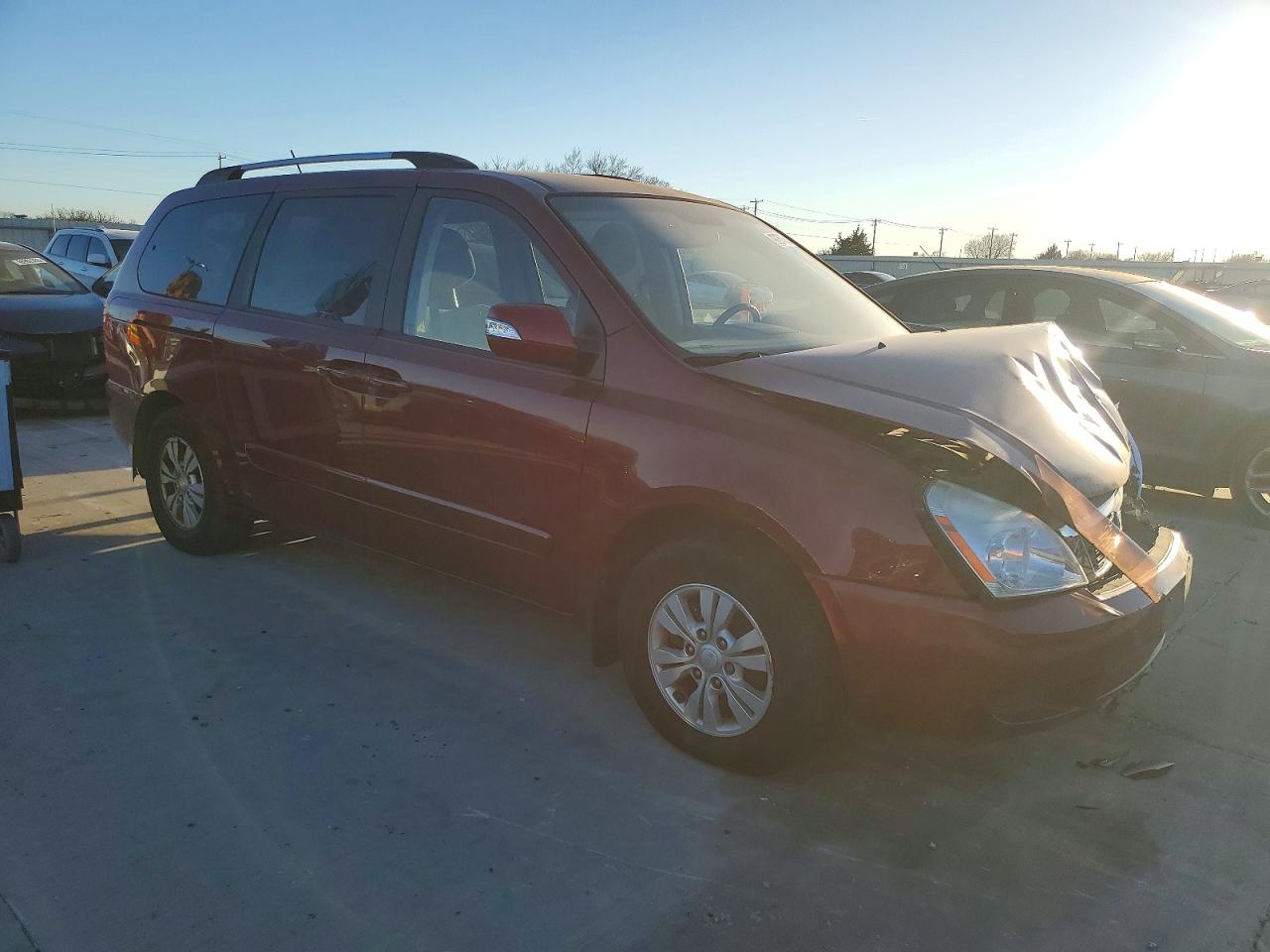 2012 KIA SEDONA LX photo 4